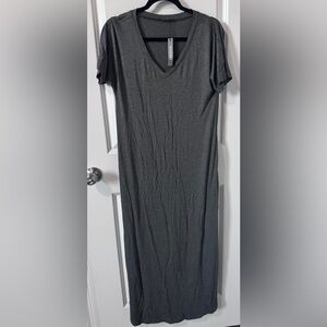 NWT Huskary short sleeve V-neck maxi dress with pockets in dark gray size Medium